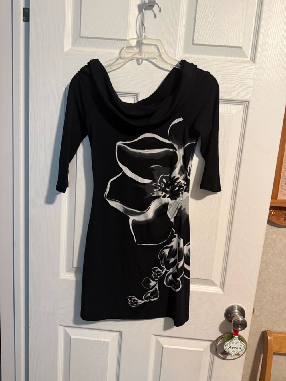 2 for $30 sale: White House black market  bodycon mini dress with flower - XXS